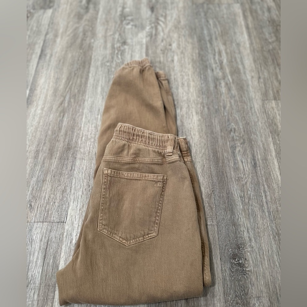 American Eagle women’s khaki joggers size 12L